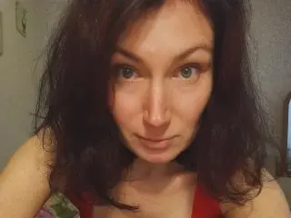 AmiraGold  live sex cam
