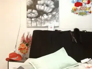 DonnaJones  live sex cam