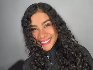 LuciaTolozaOne  live sex cam