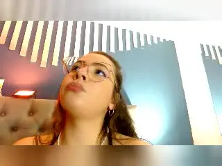 VanessaClose  live sex cam