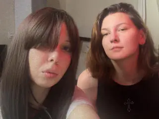 SophieAndWhtney  live sex cam