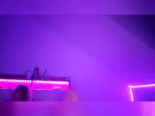 Dellia69  live sex cam