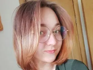 LittleRory  live sex cam