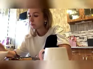 KiraRemsberg  live sex cam