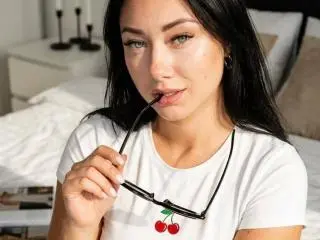 AdriannaGoldis  live sex cam
