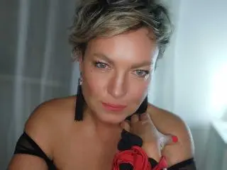 MartaFlow  live sex cam