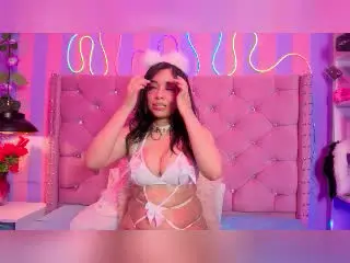 KiraBerry  live sex cam