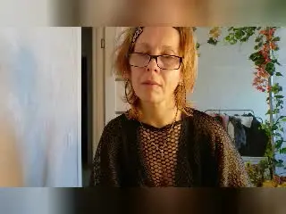 LioraWeiss  live sex cam