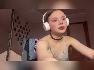CheliaFloerke  live sex cam