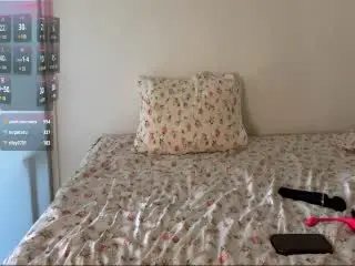 NadeneDeale  live sex cam