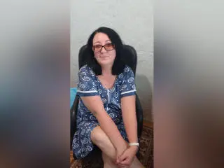 AnnaGoldXx  live sex cam