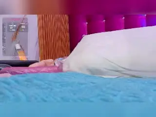 CurvyBuff  live sex cam