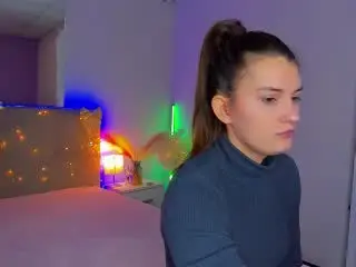 LauraLee69  live sex cam