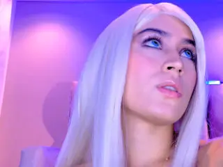 InnocentLuna  live sex cam