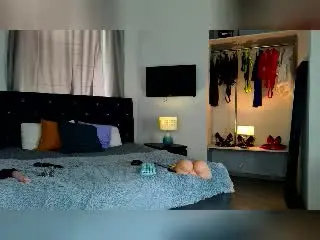 InvitingTina  live sex cam