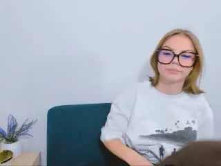 StromiStar  live sex cam