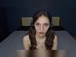 LeonieRahim  live sex cam