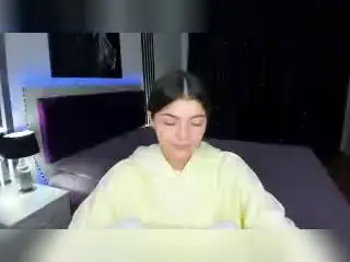StellaLewin  live sex cam