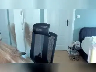 CoralieFlower  live sex cam