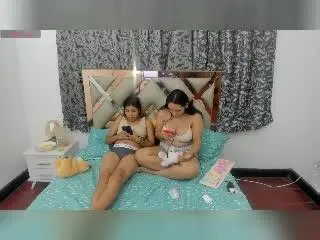 SaraAndGaby  live sex cam