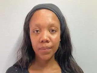 YellowBonePutty  live sex cam