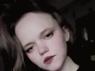 AngeliaAmstutz  live sex cam