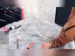 IvisBouncyAss  live sex cam