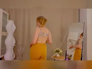 QueenBooser  live sex cam