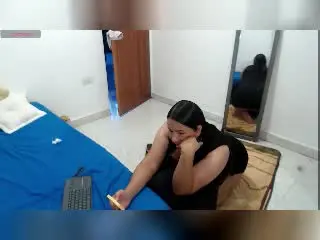 LauraFoxh  live sex cam