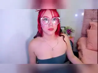 MaddyMills  live sex cam