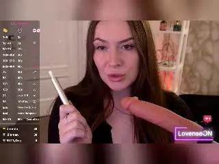 AliceOfWonderss  live sex cam