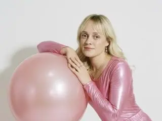 KiraHarra  live sex cam