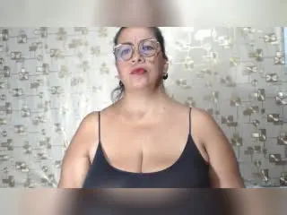 LiaBigSquirt  live sex cam