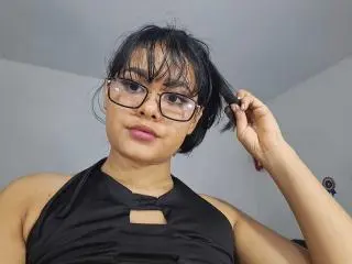 JennLunaLee  live sex cam