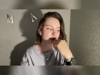 LatrinaBouffard  live sex cam
