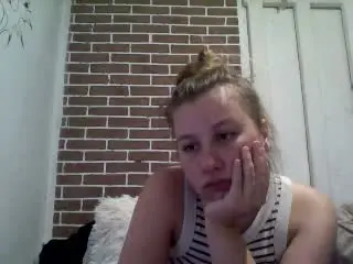 Tinelia  live sex cam
