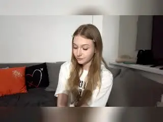 CarlynFreiser  live sex cam