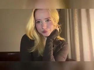 SerafinaDinwiddie  live sex cam