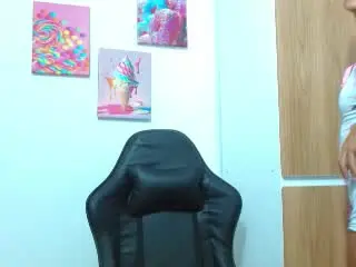 TamaraPeach  live sex cam