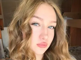 PlayfulSophie  live sex cam