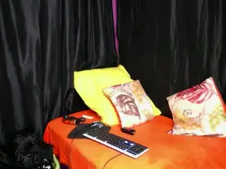 IndianMaxine69  live sex cam