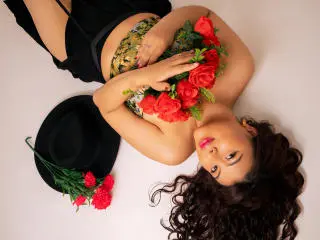 NoemiThornee  live sex cam