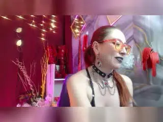 QueenScarletSecret  live sex cam
