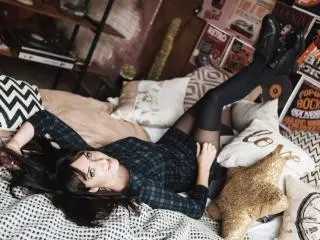 MissGulia  live sex cam