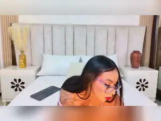 ChloeMoretti  live sex cam