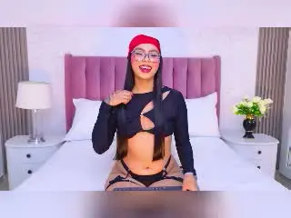 ChloeMoretti  live sex cam