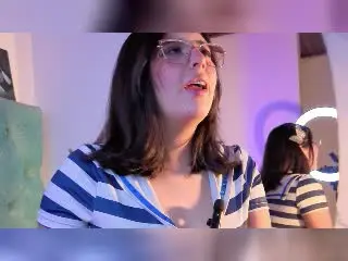 PaolaLyon  live sex cam