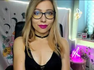 HeartHeidi  live sex cam