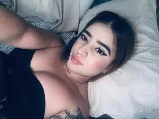 MartinaConnorr  live sex cam
