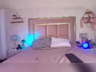 LucyGale  live sex cam
